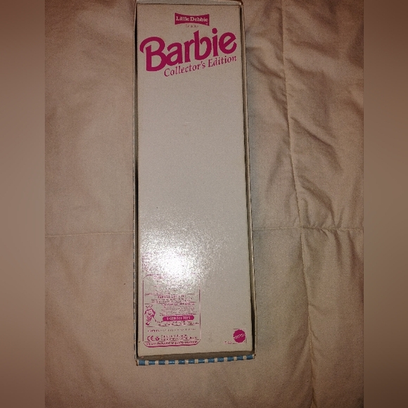 Collectors edition 1992 little Debbie barbie - Picture 9 of 10